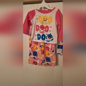 Nickelodeon Baby Shark Infant Girls Pajamas size 18 months Pink sleepwear NWT